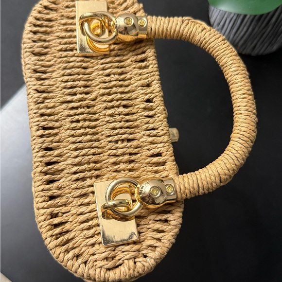 Commense Elegant Tan Woven Handbag - Picture 5 of 10